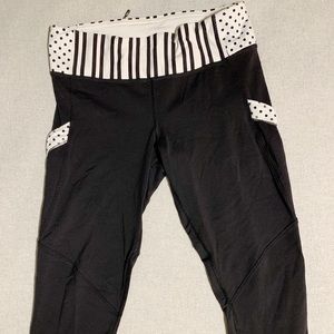 Lululemon Chase Me Run Crop Black/ White Capris